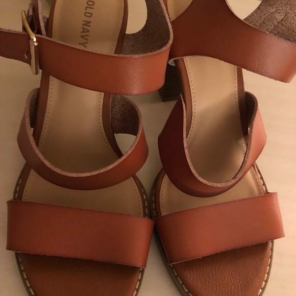 Summer heels (old Navy, size 8) - Picture 2 of 3